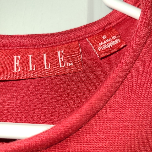 Elle Fitted A-Line Dress w Ribbed Detail - Picture 2 of 14